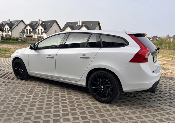 Volvo V60 cena 39900 przebieg: 235000, rok produkcji 2014 z Gdańsk małe 46